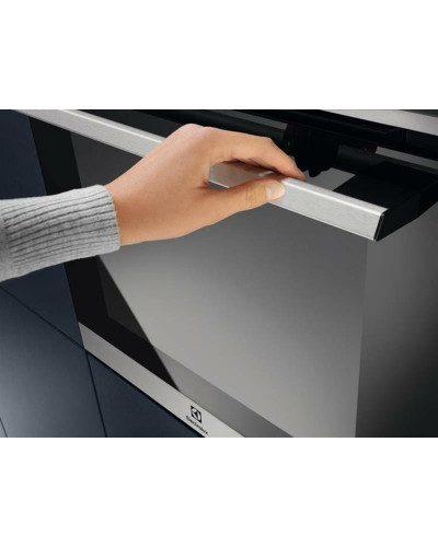 Духовой шкаф Electrolux EOF5C50BX