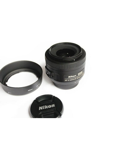 Об`ектив Nikon 35mm f/1.8G AF-S DX Nikkor