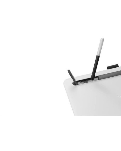 Графический планшет Wacom One (DTC133W0B)